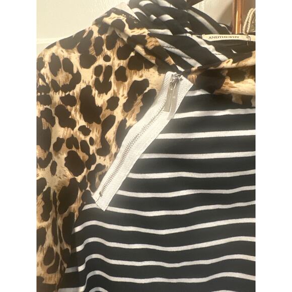 AND THE WHY casual Top Size Medium Striped Animal Print Hoodie NEW - Picture 3 of 7
